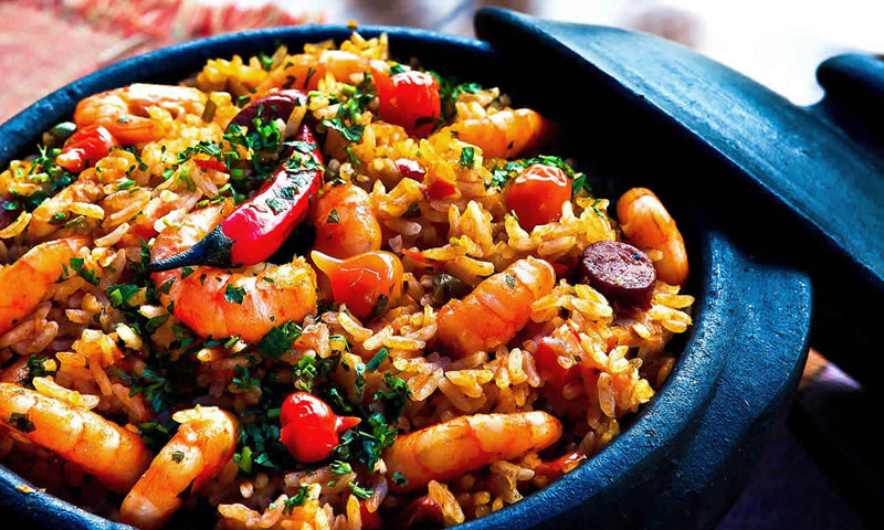 A plate with shrimps and rice